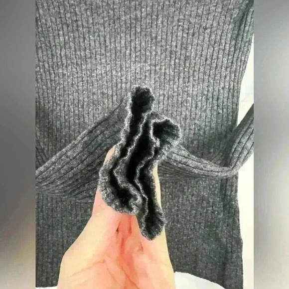 Babaton Aritzia Womens Grey Ribbed Capsule Wardrobe Wool Timeless Turtleneck XS - Picture 9 of 11